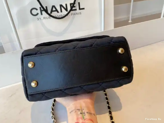 First Bag Ru HANDLE TOP FLAP MINI CHANEL BAG WITH 0604
